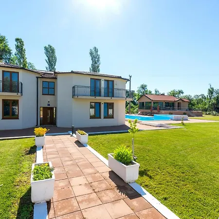 Holiday home In With Wifi *